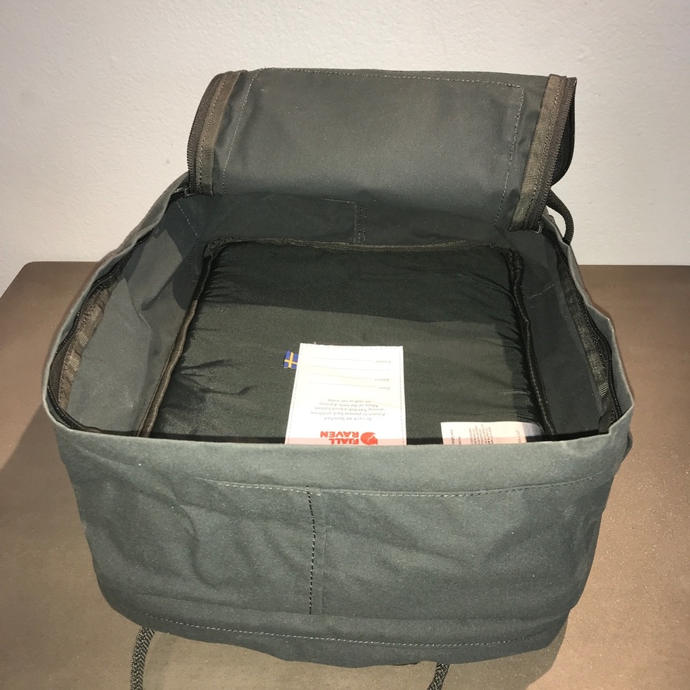AUTHENTIC FJÄLLRÄVEN KÅNKEN 13" LAPTOP BACK PACK - Picture 8 of 8